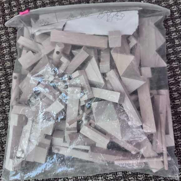 Bag of wooden building blocks/toys - Picture 2 of 5